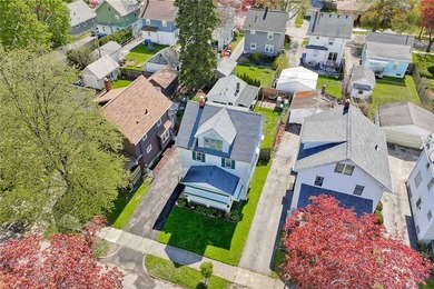 Classic city colonial with 3/4 bedrooms and 1.5 baths. Looking - photo 39