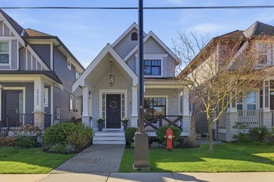 Custom built home by C. Siemens, local builder w/attention to - photo 1