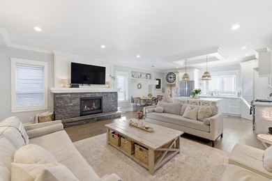 Custom built home by C. Siemens, local builder w/attention to - photo 5