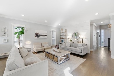 Custom built home by C. Siemens, local builder w/attention to - photo 8