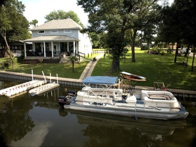Cedar Creek Lake Home For Sale in Tool Texas