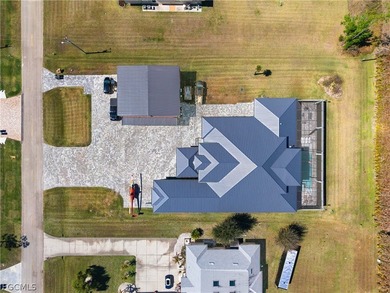 Modern large home on 1 acre, yes 20' entrance ,almost 10,000 sqf - photo 3