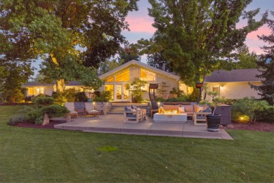 Lake Home For Sale in Ashland, Oregon