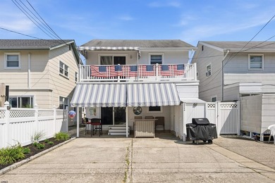 This meticulously maintained south end 2-bedroom, 1.5-bathroom - photo 1