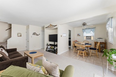 This meticulously maintained south end 2-bedroom, 1.5-bathroom - photo 5