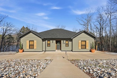 Greers Ferry Lake Home For Sale in Edgemont Arkansas