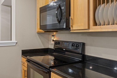 Welcome home to this beautifully maintained 3-bedroom, 2.5-bath - photo 10