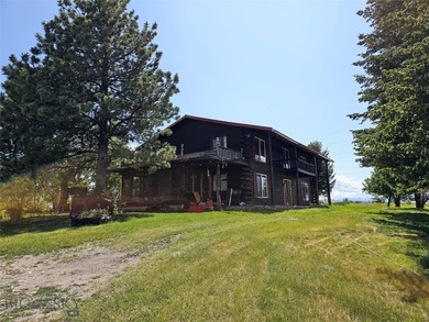 Charming log home on 2.2 acres just minutes from the heart of - photo 1