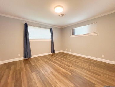 Charming and well maintained brick home in the heart of - photo 12