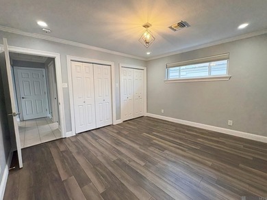 Charming and well maintained brick home in the heart of - photo 17