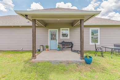 Single story charmer located on a large .35 lot with no HOA. The - photo 20
