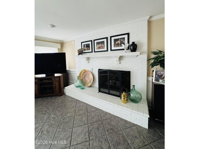 Nestled on a stunning waterfront property, this spectacular home - photo 23
