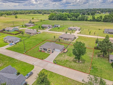 Single story charmer located on a large .35 lot with no HOA. The - photo 27