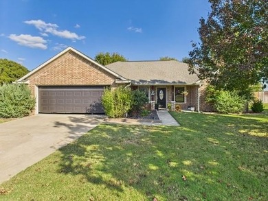 Athens Fish and Game Club Lake Home For Sale in Athens Texas