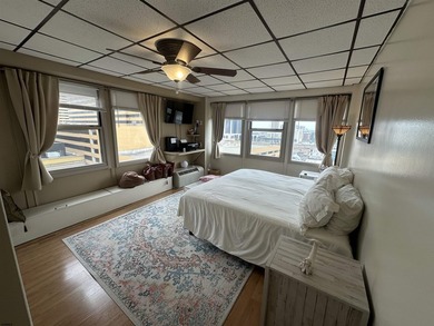 Corner unit with OCEAN AND BAY VIEWS!! Sit on your balcony and - photo 6