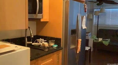It is a very well-maintained single level three-bedroom - photo 4