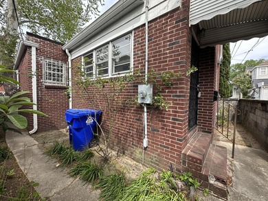 Opportunity awaits at 3 Woodall Court! This gutted home is ready - photo 7
