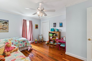 Check out this unique beach cottage in the south end! Enjoy the - photo 18