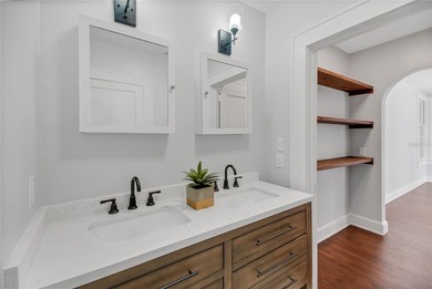 Welcome to this beautifully renovated 3-bedroom, 2-bathroom - photo 31