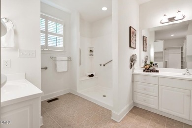 Exceptional custom home offering a fantastic single-level floor - photo 39