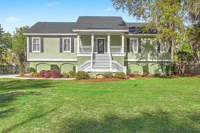Absolutely gorgeous Lowcountry style home located in beautiful - photo 1
