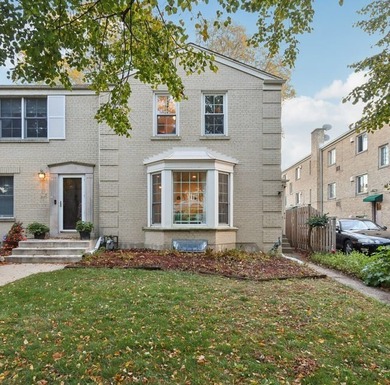Lake Michigan - Cook County Townhome/Townhouse Active Under Contract in Evanston Illinois