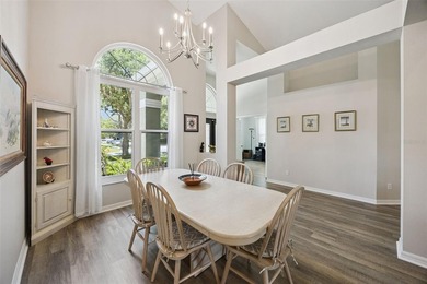 Under contract-accepting backup offers. Welcome to this - photo 14