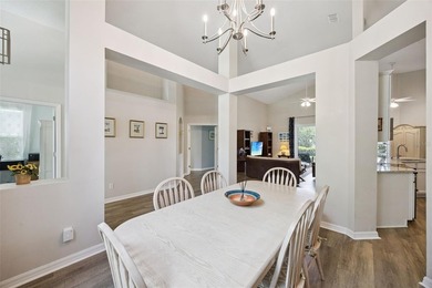 Under contract-accepting backup offers. Welcome to this - photo 15