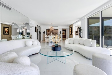 Fully furnished and equipped, this penthouse oceanfront - photo 10