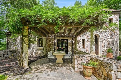 Welcome to the most exclusive, private lot available in all of - photo 21