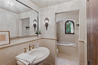 Welcome to the most exclusive, private lot available in all of - photo 25