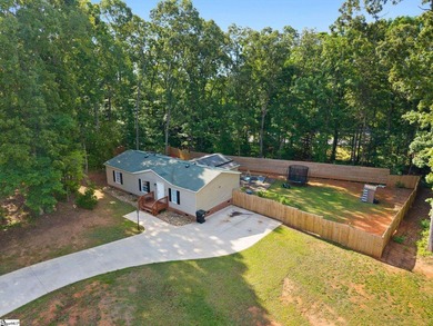 Tucked away on 0.82 acres with a peaceful country living feel - photo 26