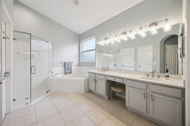 Under contract-accepting backup offers. Welcome to this - photo 33