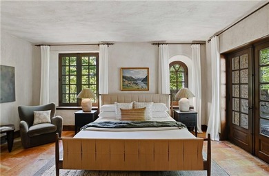 Welcome to the most exclusive, private lot available in all of - photo 37