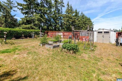 Quintessential Sequim home with beautiful architecture and - photo 41