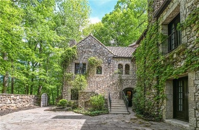 Welcome to the most exclusive, private lot available in all of - photo 59