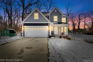 Watkins Lake Home For Sale in Waterford Michigan