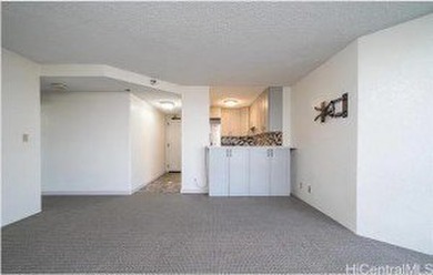 Live the ultimate Waikiki lifestyle in this beautifully - photo 5