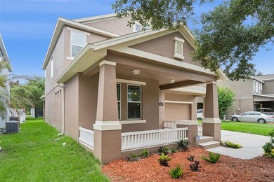 Such a Charming, Family-Friendly 4 Bedroom 2.5 Bath Home in - photo 2