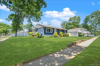 Welcome to 3 Cherry Street in Massapequa! This turnkey 3-bedroom - photo 2