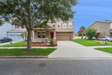 Such a Charming, Family-Friendly 4 Bedroom 2.5 Bath Home in - photo 3