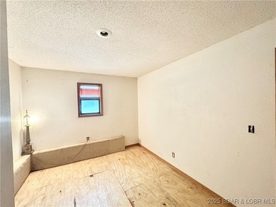 Welcome to Lake Placid! This 3 bed & 1.5 bath home has a - photo 17