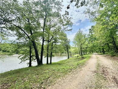 Welcome to Lake Placid! This 3 bed & 1.5 bath home has a - photo 47