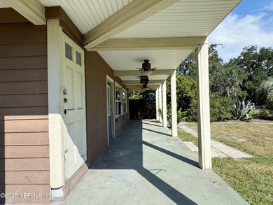 Lakefront retreat on Silver Lake just outside the quaint town of - photo 12