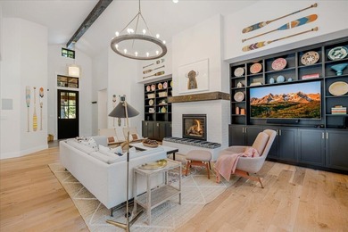 Discover bright modern luxury in Caldera Springs, Sunriver's - photo 10