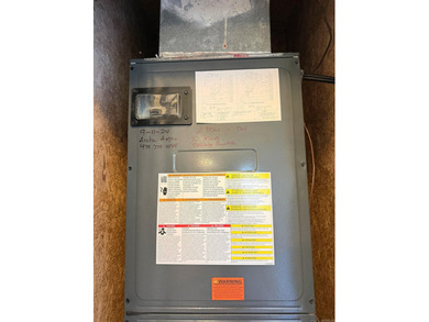 Adorable 2-bedroom, 1-bath home offering 1,140 sq ft of spacious