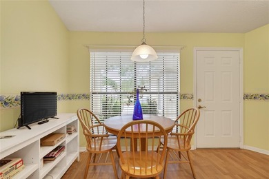 Welcome to easy Florida living in the desirable Baytree - photo 5