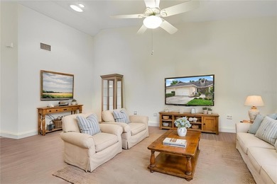Welcome to easy Florida living in the desirable Baytree - photo 10