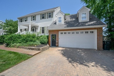 Nestled on a picturesque waterfront lot in Hammonton, this - photo 2