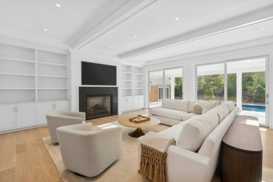 Just completed in East Hampton's Village Fringe, this newly - photo 4
